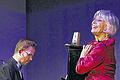 Bejubeltes Duo: Die Chansonette Topsy Küppers und Pianist Florian Schäfer traten im Salon des Kästnerhofes auf.