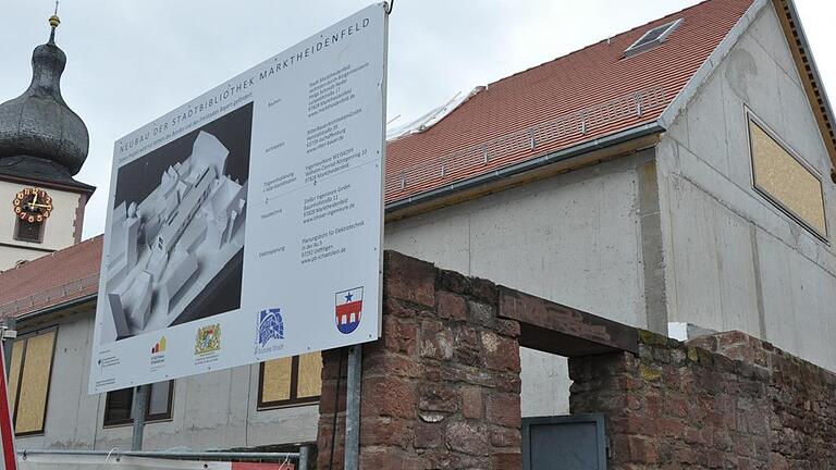 Die Baustelle der neuen Stadtbibliothek Marktheidenfeld in der Schmiedsecke. Die Baustelle der neuen Stadtbibliothek Marktheidenfeld in der Schmiedsecke.