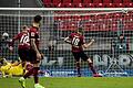 FuÃŸball, 1. Bundesliga, 1. FC NÃ¼rnburg - RB Leipzig       -  Etwas zu viel Rückenlage: Hanno Behrens (Nr. 18) setzte seinen Strafstoß an die Latte des Leipziger Tores statt zum 1:0 ins Netz. RB-Torwart Peter Gulacsi wäre machtlos gewesen.