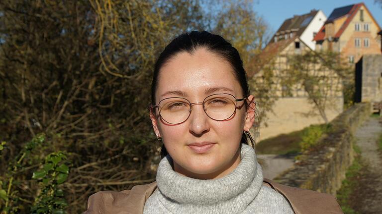 Johanna Helle ist beruflich auf ihr Auto angewiesen, deshalb versucht sie an anderer Stelle zu sparen: In ihrem Einkaufswagen landet nur das, was sie auch wirklich braucht. Johanna Helle ist beruflich auf ihr Auto angewiesen, deshalb versucht sie an anderer Stelle zu sparen: In ihrem Einkaufswagen landet nur das, was sie auch wirklich braucht.