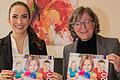 Rufen zur Bewerbung zur berufsbegleitenden Ausbildung zur 'Fachkraft mit besonderer Qualifikation in Kindertageseinrichtungen' auf: Sozialreferentin Hülya Düber (links) und Monika Kraft, stellvertretende Leiterin Fachbereich Jugend und Familie.
