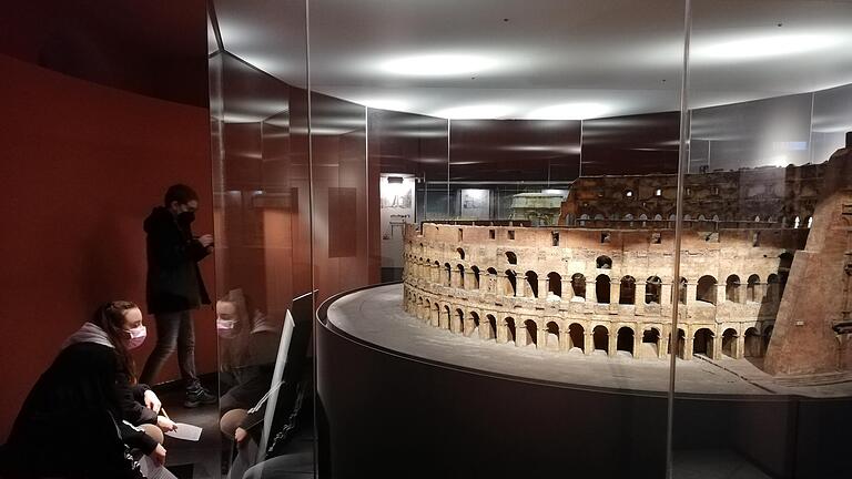 Das Kolosseum in Miniatur. Das Kolosseum in Miniatur.