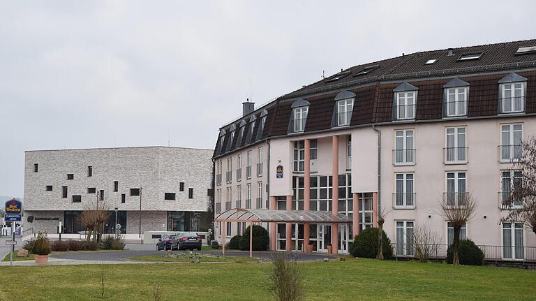 Das Parkhotel Leiß in direkter Nachbarschaft zur Lohrer Stadthalle.