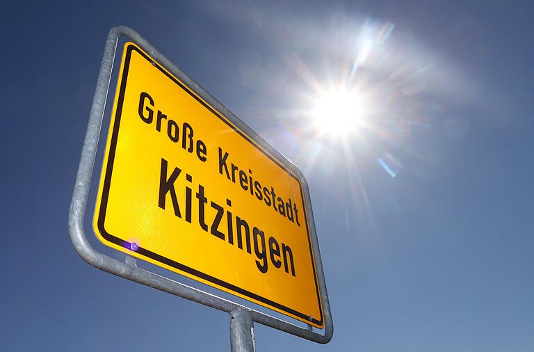 Kitzingen steht immer wieder im Fokus, wenn es um bayerische Wetterphänomene geht. 2015 verzeichnete der Deutsche Wetterdienst dort Temperaturen von 40,3 Grad Celsius. Kitzingen steht immer wieder im Fokus, wenn es um bayerische Wetterphänomene geht. 2015 verzeichnete der Deutsche Wetterdienst dort Temperaturen von 40,3 Grad Celsius.