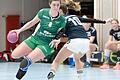 Handball SG DJK Rimpar - HSG Pleichach       -  Ausgetanzt: Laura Knorz von der SG DJK Rimpar (am Ball) hat Ronja Königer von der HSG Pleichach ausgespielt.