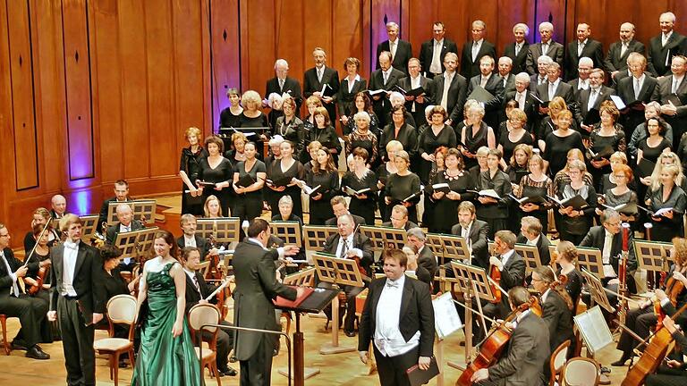 Die Kissinger Sängervereinigung lädt zum Konzert in den Regentenbau. Foto: Werner Vogel - Die Kissinger Sängervereinigung lädt zum Konzert in den Regentenbau. Foto: Werner Vogel Die Kissinger Sängervereinigung lädt zum Konzert in den Regentenbau. Foto: Werner Vogel - Die Kissinger Sängervereinigung lädt zum Konzert in den Regentenbau. Foto: Werner Vogel