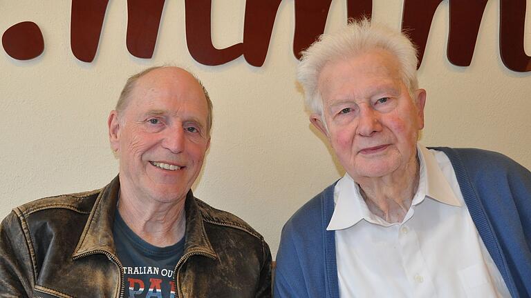Kreisarchivpfleger Johann Reuscher (rechts) hat Franz Brückner bei seinen Recherchen unterstützt. Kreisarchivpfleger Johann Reuscher (rechts) hat Franz Brückner bei seinen Recherchen unterstützt.