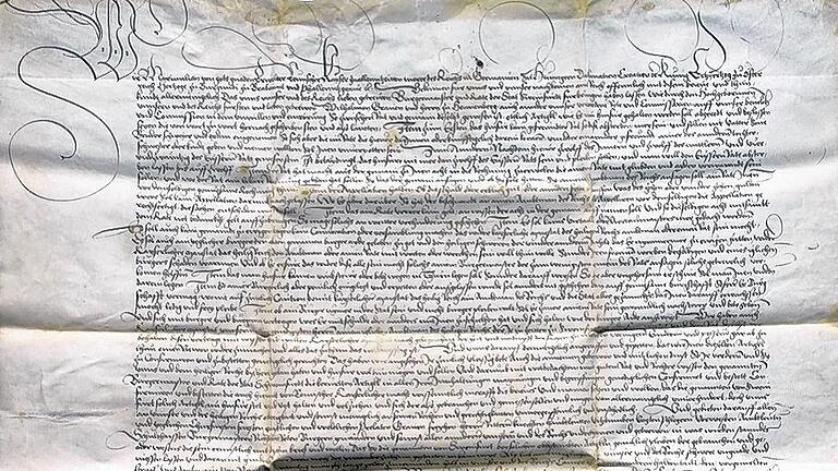 Gezeichnet von Kaiser Max I. am 6. Februar 1515: Die Genehmigung des Vertrags zwischen Stadt und Gemeinde Schweinfurt zur Regelung der Stadtverfassung nach dem Aufstand von 1513/14. Das Motiv wird die Stofftaschen des Bayerischen Archivtags in Schweinfurt zieren. Gezeichnet von Kaiser Max I. am 6. Februar 1515: Die Genehmigung des Vertrags zwischen Stadt und Gemeinde Schweinfurt zur Regelung der Stadtverfassung nach dem Aufstand von 1513/14. Das Motiv wird die Stofftaschen des Bayerischen Archivtags in Schweinfurt zieren.