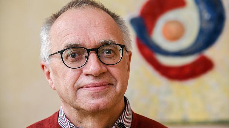 Günter Schuhmann ist Leiter der Palliativakademie Juliusspital in Würzburg. Günter Schuhmann ist Leiter der Palliativakademie Juliusspital in Würzburg.