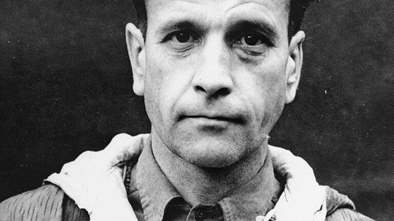 Waldemar Hoven
SS-Hauptsturmführer
Lagerarzt im KZ Buchenwald,
stv. Leiter Abteilung für Fleckfieber- und Virusforschung Hygiene-Institut der Waffen-SS,
Todesstrafe – am 2. Juni 1948 hingerichtet