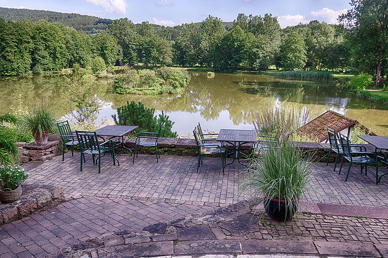 Rund um den See könnten noch Baumhäuser und Pfahlbauten entstehen. Rund um den See könnten noch Baumhäuser und Pfahlbauten entstehen.