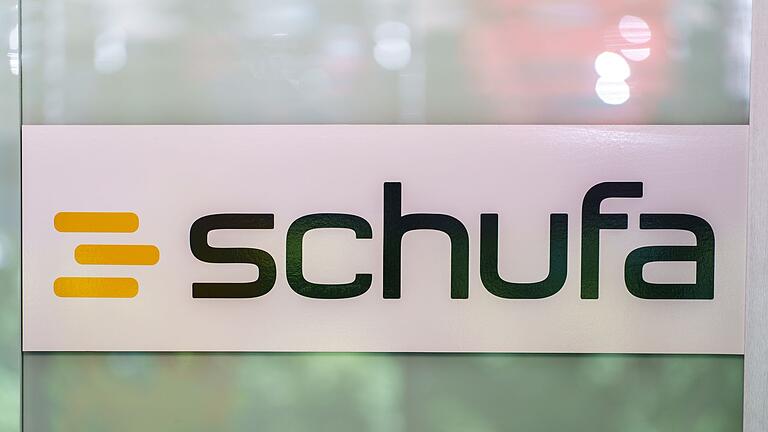 Schufa Holding AG - Laut der Schufa nehmen die finanziellen Sorgen der Menschen zu. Schufa Holding AG - Laut der Schufa nehmen die finanziellen Sorgen der Menschen zu.