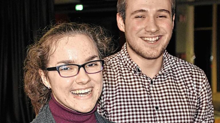 Gut lachen hatten nach dem Urteil der Jury die Sieger der Sekundarstufe II (11. Jahrgangsstufe) Ellen Hartmann (Deutschhaus-Gymnasium, Würzburg) und Jonathan Franz (Hans-Seidel-Gymnasium, Hösbach).