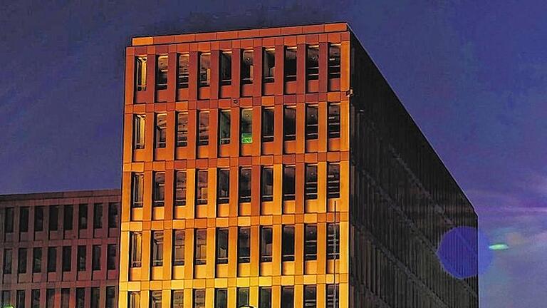Mehr Kontrolle gefordert: Der Bundesnachrichtendienst &ndash; im Bild das neue BND-Gebäude in Berlin &ndash; soll dem US-Geheimdienst NSA jahrelang geholfen haben, Politiker und Unternehmen in Europa auszuforschen.