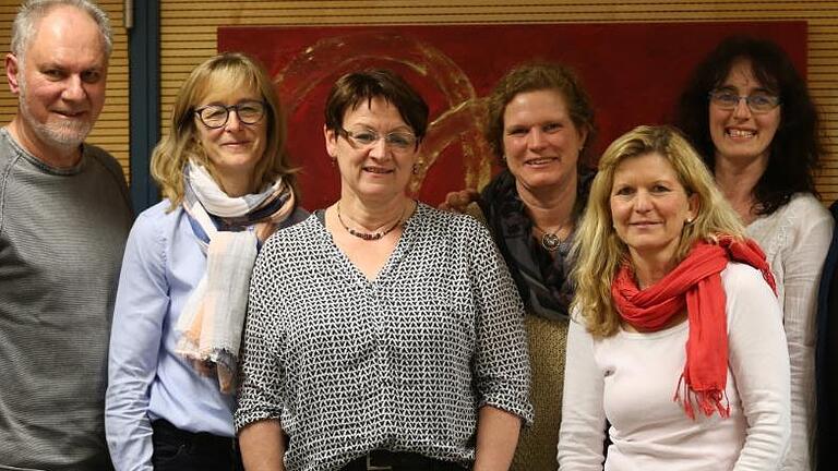 Der neue und alte Vorstand des Eine-Welt-Vereins Harambee e.V. ohne Michael Röhm. Das Foto wurde bei der letzten Wahl 2019 aufgenommen – noch ohne Masken.