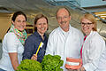 Das Team der Salatsaftstudien: die Zahnärztinnen Nicole Petersen und Peggy Stölzel, Professor Dr. Ulrich Schlagenhauf und Dr. Yvonne Jockel-Schneider.