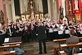 Höhepunkt des Mariensingens: Die drei Chöre Gesangverein Melomania Helmstadt, Liederkranz Wüstenzell und der Singkreis Bischbrunn singen gemeinsam das Marienlied 'Ave Glöcklein läutet still'.