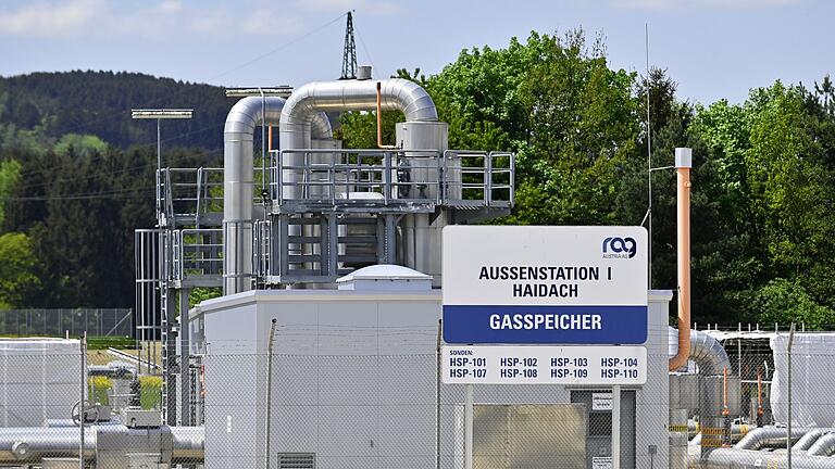 Gasspeicherstation Haidach       -  Der riesige Gas-Speicher in Haidach ist ein wichtiger Baustein der Versorgungssicherheit in Österreich