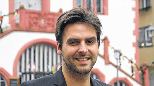 Nominiert: Die Karlstadter CSU stimmte mehrheitlich für Florian Burkard als Bürgermeisterkandidat. Nominiert: Die Karlstadter CSU stimmte mehrheitlich für Florian Burkard als Bürgermeisterkandidat.
