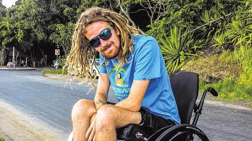 Trotz Rollstuhl: Jonas Lütke hat das Lachen und die Freude am Leben nicht verlernt.