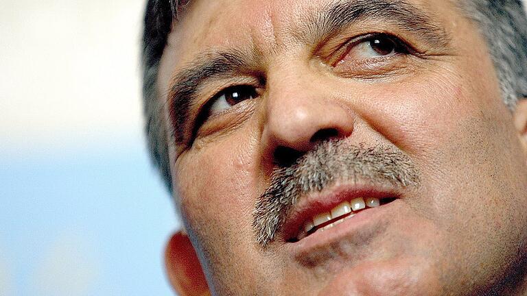 Türkischer Präsidentschaftskandidat Gül nimmt neuen Anlauf       -  Erdogan-Gegner hoffen auf ein Comeback von Abdullah Gül.