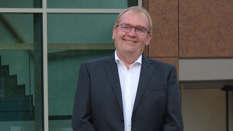 Bürgermeister Ansgar Zimmer möchte sich erst besprechen, bevor er eine Entscheidung fällt, ob er erneut kandidiert. Bürgermeister Ansgar Zimmer möchte sich erst besprechen, bevor er eine Entscheidung fällt, ob er erneut kandidiert.