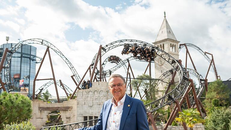 Roland Mack       -  Roland Mack testet auch mit 75 neue Achterbahnen.