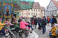 Am Marktplatz drehte sich zum Frühlingsfest in Gerolzhofen das Karussell.