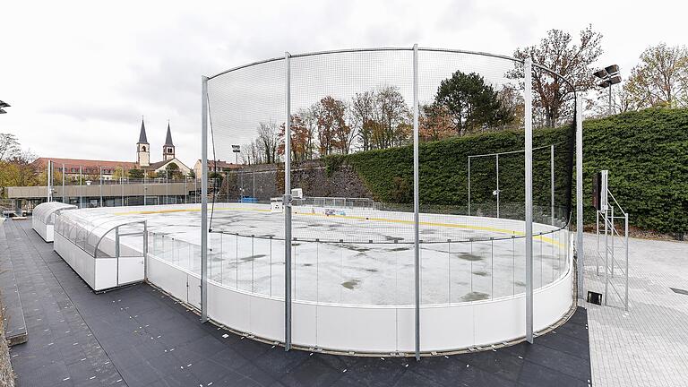 Die runderneuerte Eisbahn am Nigglweg macht auf. Der Probebetrieb startet am Montag, 5. November.&nbsp;