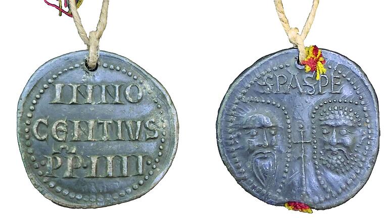 Eine Bulle von Papst Innozenz IV. Auf der Rückseite: die beiden Apostel Petrus und Paulus. Eine Bulle von Papst Innozenz IV. Auf der Rückseite: die beiden Apostel Petrus und Paulus.
