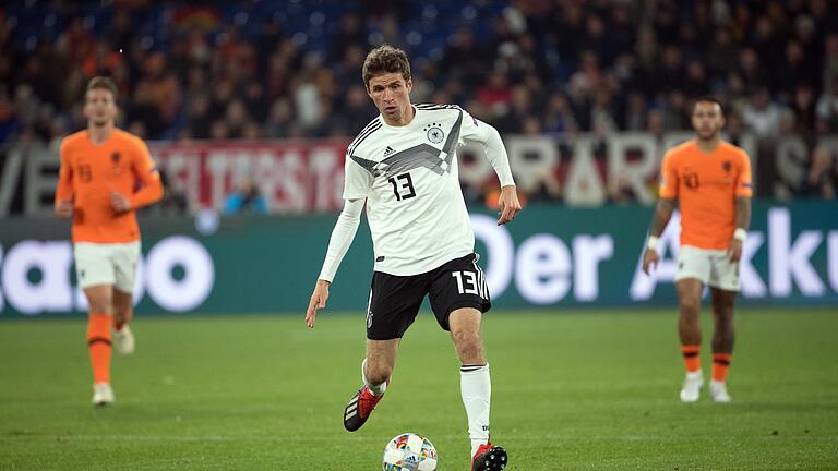 Thomas Müller - Für Thomas Müller lieferte sein 100. Länderspiel kein Grund zur Freude. Thomas Müller - Für Thomas Müller lieferte sein 100. Länderspiel kein Grund zur Freude.