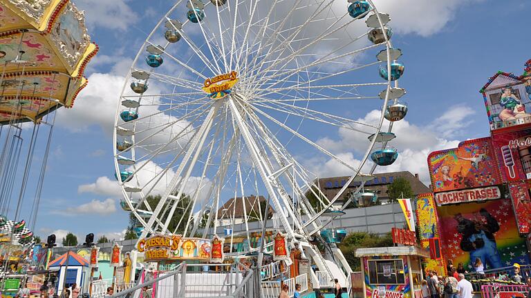 In diesem Jahr wird es auf dem Vergnügungspark der Laurenzi-Messe in Marktheidenfeld wieder ein Riesenrad geben.