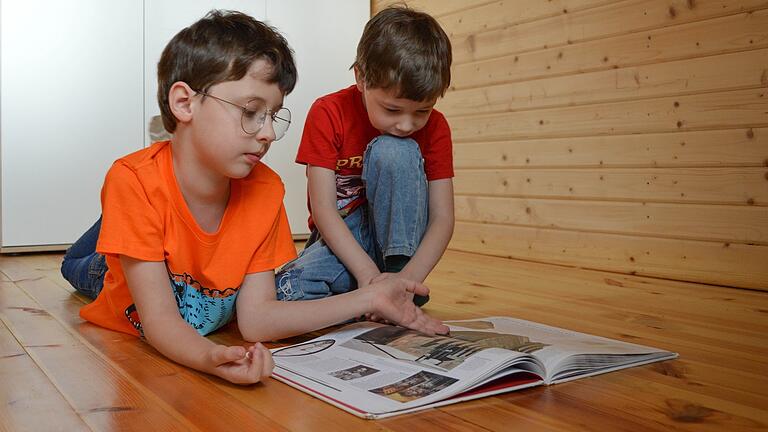 Jedes fünfte bei der AOK in Baden-Württemberg versicherte Kind hat eine Sehschwäche. Die Erkrankung werde durch zu häufigen Medienkonsum begünstigt, so die Krankenkasse.