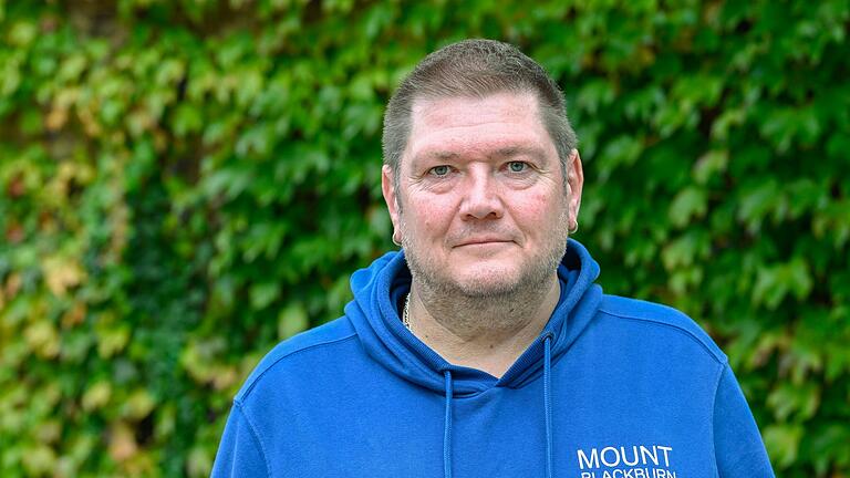 Chris Uhlig (50) ist seit sieben Monaten trockener Alkoholiker. Er hat am 26. April 2024 das letzte Mal Alkohol getrunken. Chris Uhlig (50) ist seit sieben Monaten trockener Alkoholiker. Er hat am 26. April 2024 das letzte Mal Alkohol getrunken. 