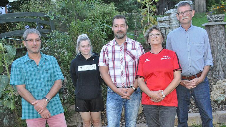 Beim TSV Mühlfeld wurden treue Mitglieder geehrt. Im Bild (von links) Oliver Schmitt, Lorena Heuring, Alexander Geiß, die Vorsitzende Hiltrud Weber und Horst Sternheimer.