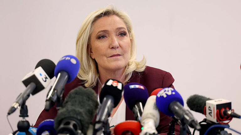 Präsidentschaftswahl in Frankreich - Le Pen.jpeg       -  Marine Le Pen, die Fraktionsvorsitzende der rechtsextremen Partei Rassemblement National (RN), kommentiert die schweren Ausschreitungen, die Frankreich erschüttern, fast schon staatstragend.