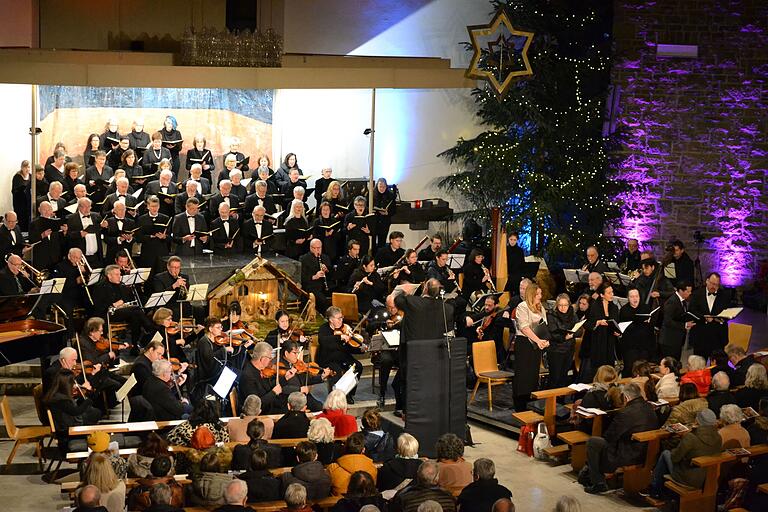 Das Jubiläums-Jahreskonzert der Kantorei Marktheidenfeld begeisterte. Das Jubiläums-Jahreskonzert der Kantorei Marktheidenfeld begeisterte. 