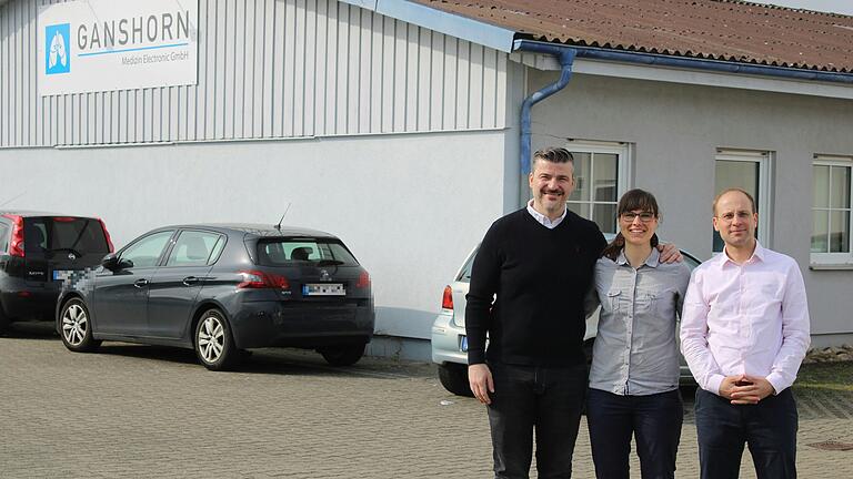 Am Firmendomizil von Ganshorn in Niederlauer fehlt es an Park-, Büro- und Lagerflächen. Das Foto zeigt (von links): Mirko Gadza (CEO), Marketing-Managerin Stephanie Gross und Steffen Schlembach (CFO). Am Firmendomizil von Ganshorn in Niederlauer fehlt es an Park-, Büro- und Lagerflächen. Das Foto zeigt (von links): Mirko Gadza (CEO), Marketing-Managerin Stephanie Gross und Steffen Schlembach (CFO).
