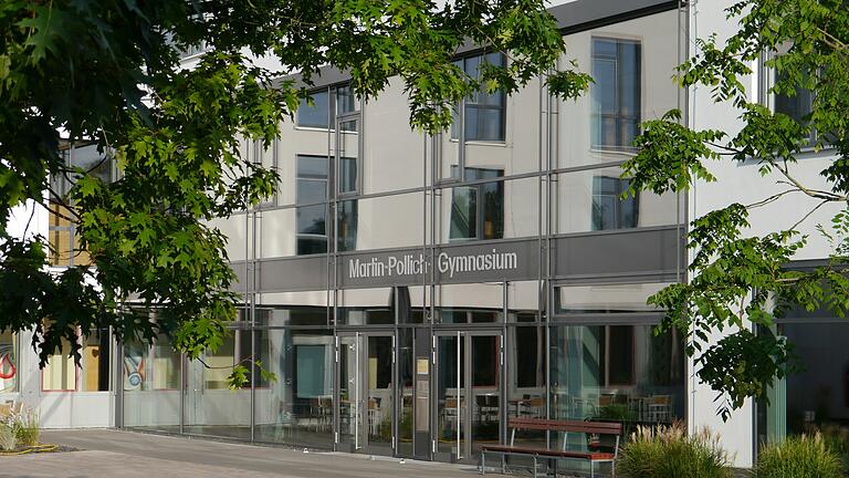 Für Schülerinnen und Schüler, die am Martin-Pollich-Gymnasium (im Bild), dem Rhön-Gymnasium oder dem Gymnasium Bad Königshofen beim letzten G8-Abitur durchgefallen sind, gibt es in der Region Main-Rhön Auffangklassen.