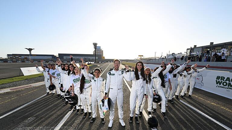 &bdquo;Race4Women Challenge Me&rdquo;       -  Sebastian Vettel freut sich über das Interesse an seinem Kartevent.