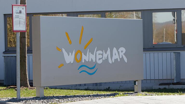 Noch lautet der Schriftzug vor dem Marktheidenfelder Schwimmbad ' Wonnemar'.&nbsp;