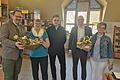 Sie feierten zusammen den 60. Geburtstags der Katholischen Öffentlichen Bücherei in Stetten: Bürgermeister Michael Hombach (von links), Karola Amthor, Pfarrer Simon Mayer, Elias Huisl und Heike Mehling.