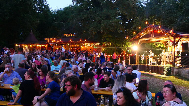 Das Sommernachtsfest am Tivoli in Holzhausen ist in den letzten Jahrzehnten zum Besuchermagnet geworden.