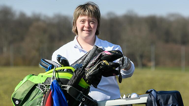 Ein Lächeln auf den Lippen: Sarah Rinkowitz lebt mit dem Down Syndrom und spielt spielt erfolgreich Golf.