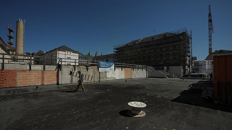Der Bau eines neuen Kurhaushotels rückt näher. Im Juli will der Freistaat den Vertrag mit einem privaten Investor unterzeichnen.
