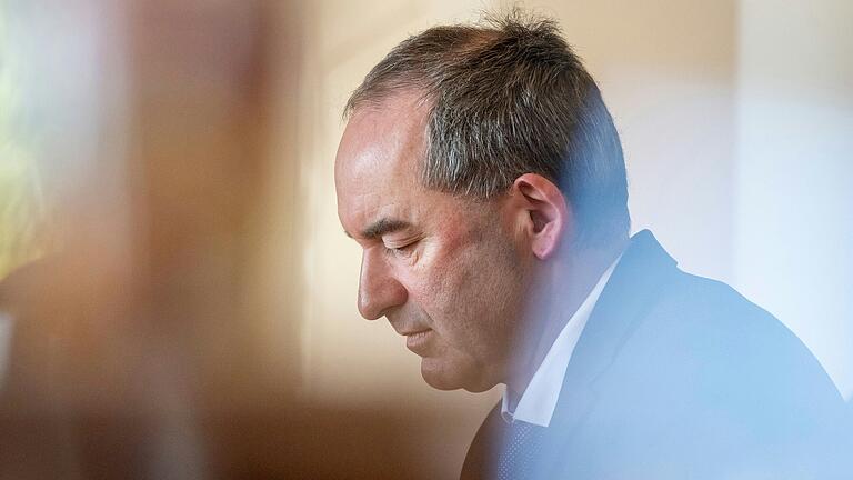 Er soll sich in Würzburg persönlich für das Brose-Werk einsetzen: Das fordern Grüne-Landtagsabgeordnete von Bayerns Wirtschaftsminister Hubert Aiwanger. Er soll sich in Würzburg persönlich für das Brose-Werk einsetzen: Das fordern Grüne-Landtagsabgeordnete von Bayerns Wirtschaftsminister Hubert Aiwanger.