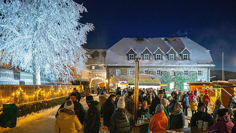 Vorweihnachtsstimmung pur: der Adventsmarkt im Kloster Kreuzberg. Vorweihnachtsstimmung pur: der Adventsmarkt im Kloster Kreuzberg.