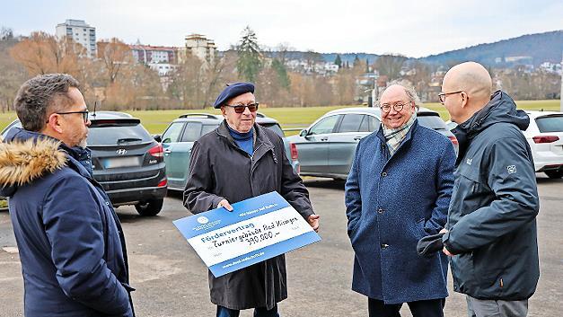 Begrüßung vor der Übergabe des Fördervertrags: Oberbürgermeister Dirk Vogel, Kulturreferent Peter Weidisch, Ortskurator der DSD Martin Kuchler und Stadtplaner Stephan Scharf. - Begrüßung vor der Übergabe des Fördervertrags: Oberbürgermeister Dirk Vogel, Kulturreferent Peter Weidisch, Ortskurator der DSD Martin Kuchler und Stadtplaner Stephan Scharf. Begrüßung vor der Übergabe des Fördervertrags: Oberbürgermeister Dirk Vogel, Kulturreferent Peter Weidisch, Ortskurator der DSD Martin Kuchler und Stadtplaner Stephan Scharf. - Begrüßung vor der Übergabe des Fördervertrags: Oberbürgermeister Dirk Vogel, Kulturreferent Peter Weidisch, Ortskurator der DSD Martin Kuchler und Stadtplaner Stephan Scharf.