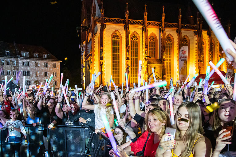 Beste Stimmung beim Würzburger Stadtfest: Zahlreiche Besucher waren auch 2019 wieder dabei. Beste Stimmung beim Würzburger Stadtfest: Zahlreiche Besucher waren auch 2019 wieder dabei.