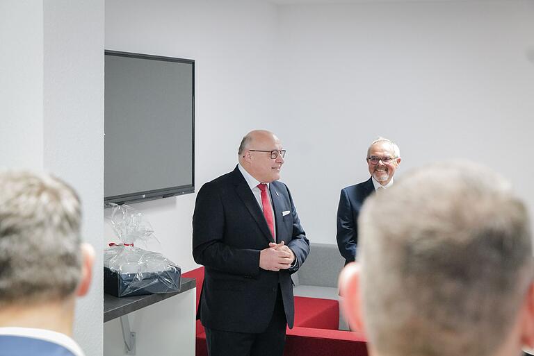 Bad Mergentheims Oberbürgermeister Udo Glatthaar erklärte, dass das Campus Stüble ein Baustein im Ausbau des DHBW-Standortes sei. Bad Mergentheims Oberbürgermeister Udo Glatthaar erklärte, dass das Campus Stüble ein Baustein im Ausbau des DHBW-Standortes sei.